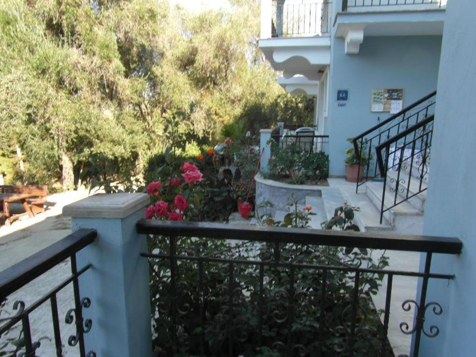 Rigos Apartments Vitalades Exterior photo